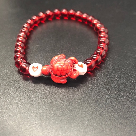 Turtle Red Heart Beaded Stretch Bracelet - Picture 13 of 13